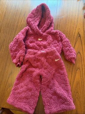 Nike 18m Magenta Sherpa Hoodie & Pants Set